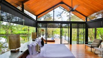 Karanda - Water Chalet with Plunge Pool (10% off on food) | 1 sovrum, sängtillbehör av högsta kvalitet och minibar