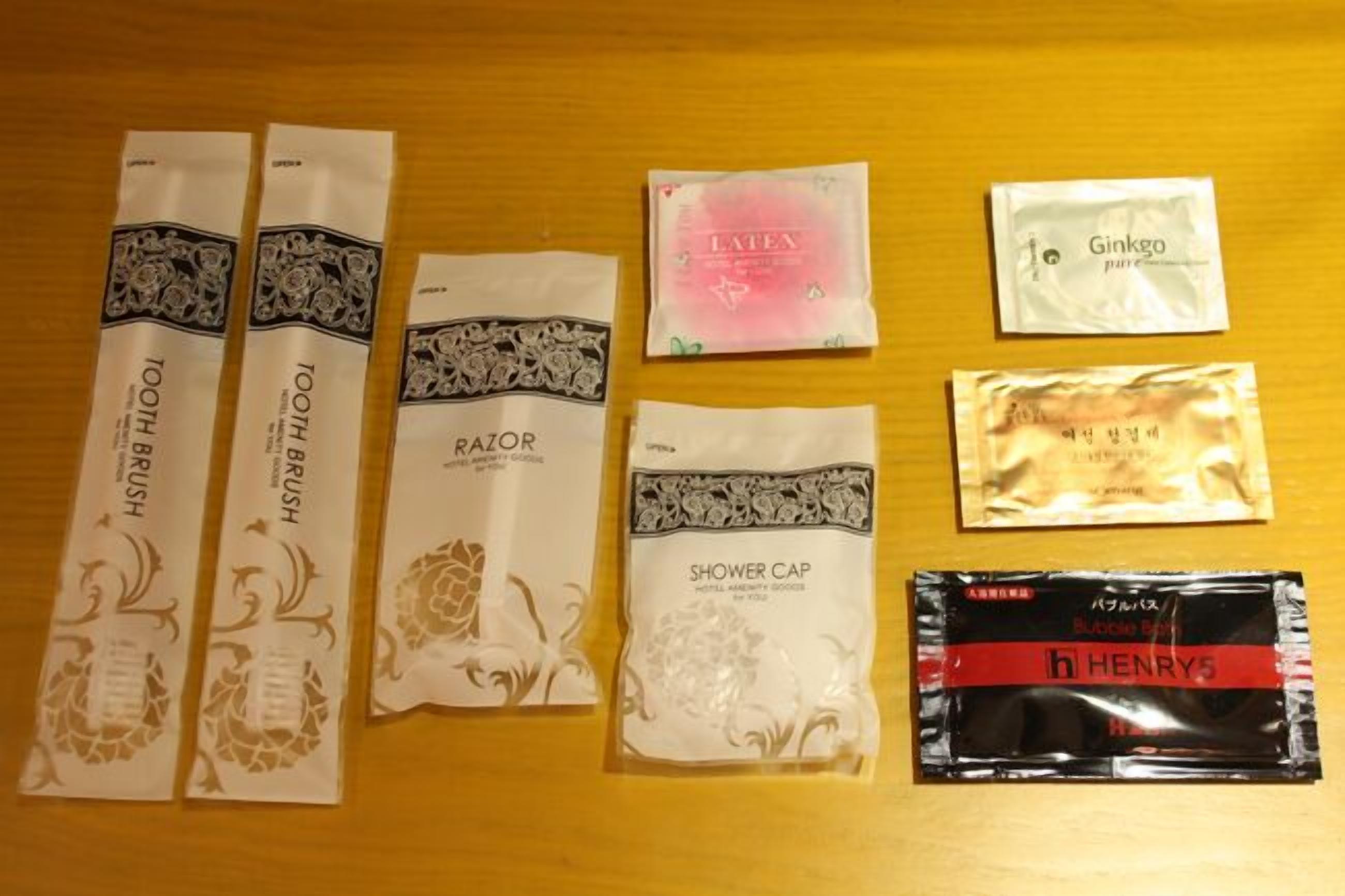 jetted bath, free toiletries, hair dryer