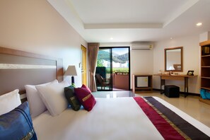 Minibar, in-room safe, individually furnished, desk - Patong V Hotel (Patong)