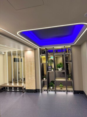 Coin salon dans le hall