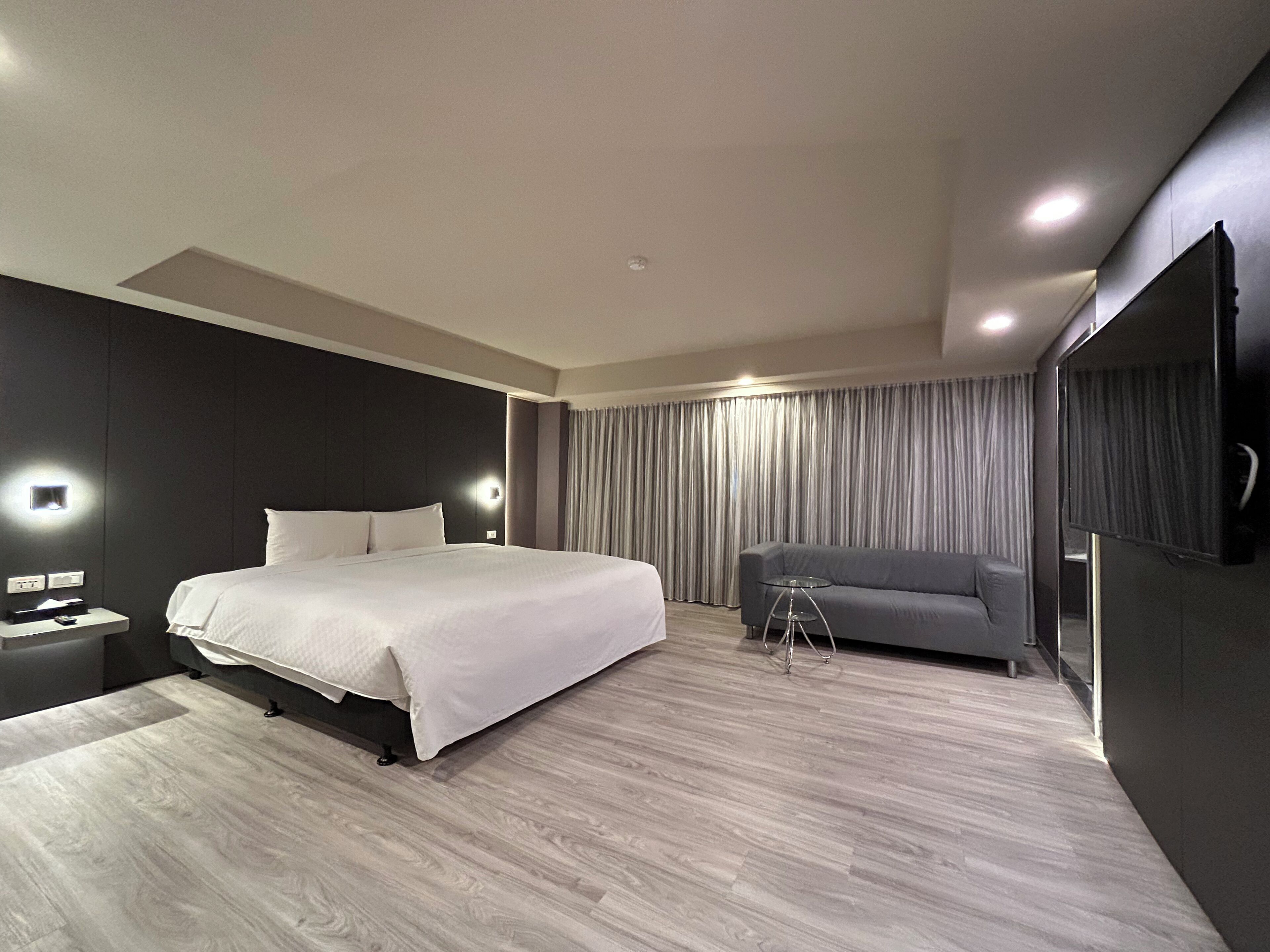 Kamar (Regent) | Meja kerja, tirai kedap cahaya, setrika/meja setrika, dan Wi-Fi gratis