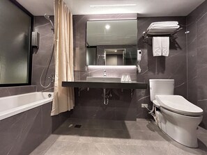 Bathroom - Forward Suites I (New Taipei City)