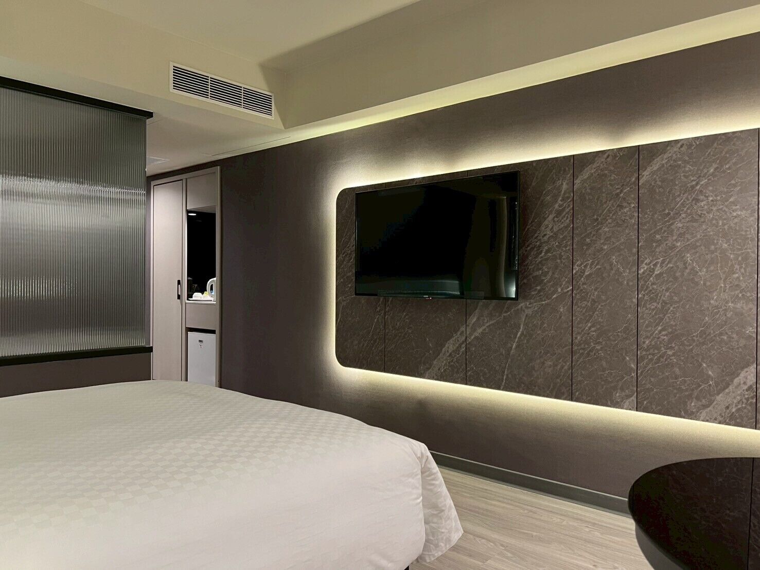 Desk, blackout curtains, iron/ironing board, free WiFi