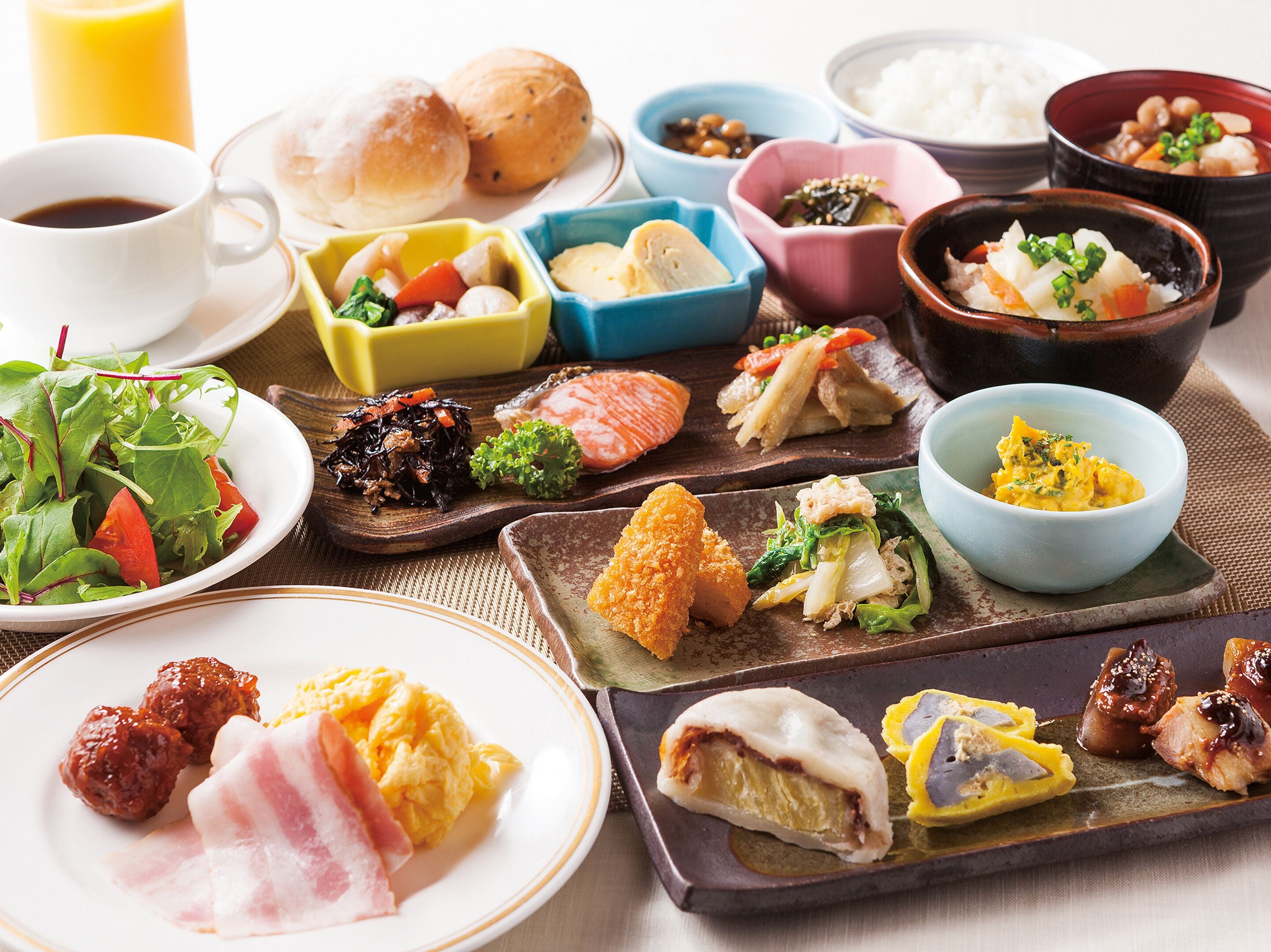 daily buffet breakfast (jpy 1980 per person)