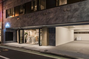Front of property – evening/night - Imano Tokyo Hostel (Tokyo)