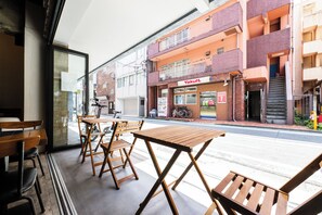 Coffee shop - Imano Tokyo Hostel (Tokyo)