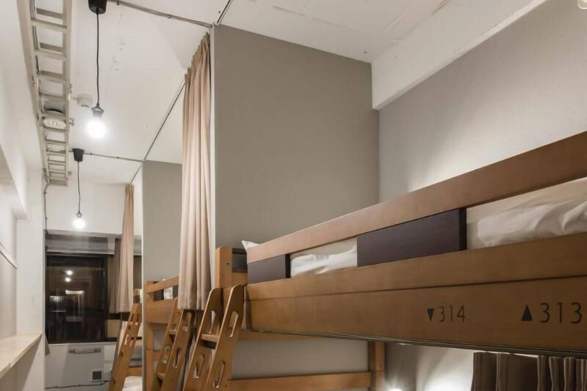 In-room safe, blackout drapes, free WiFi