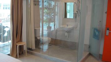 Family Room | Bathroom