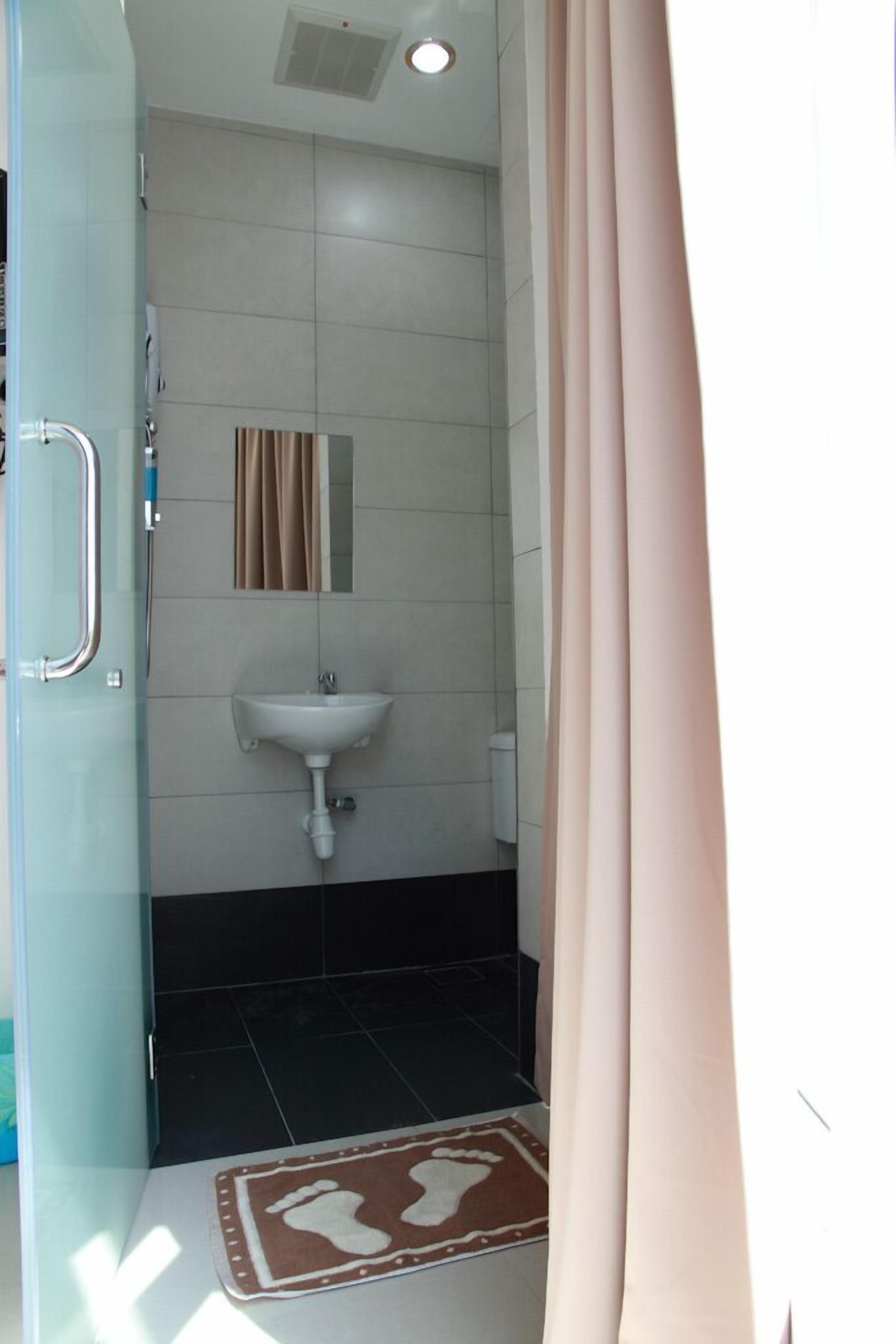 Photo - 1 Hotel Kuchai Lama