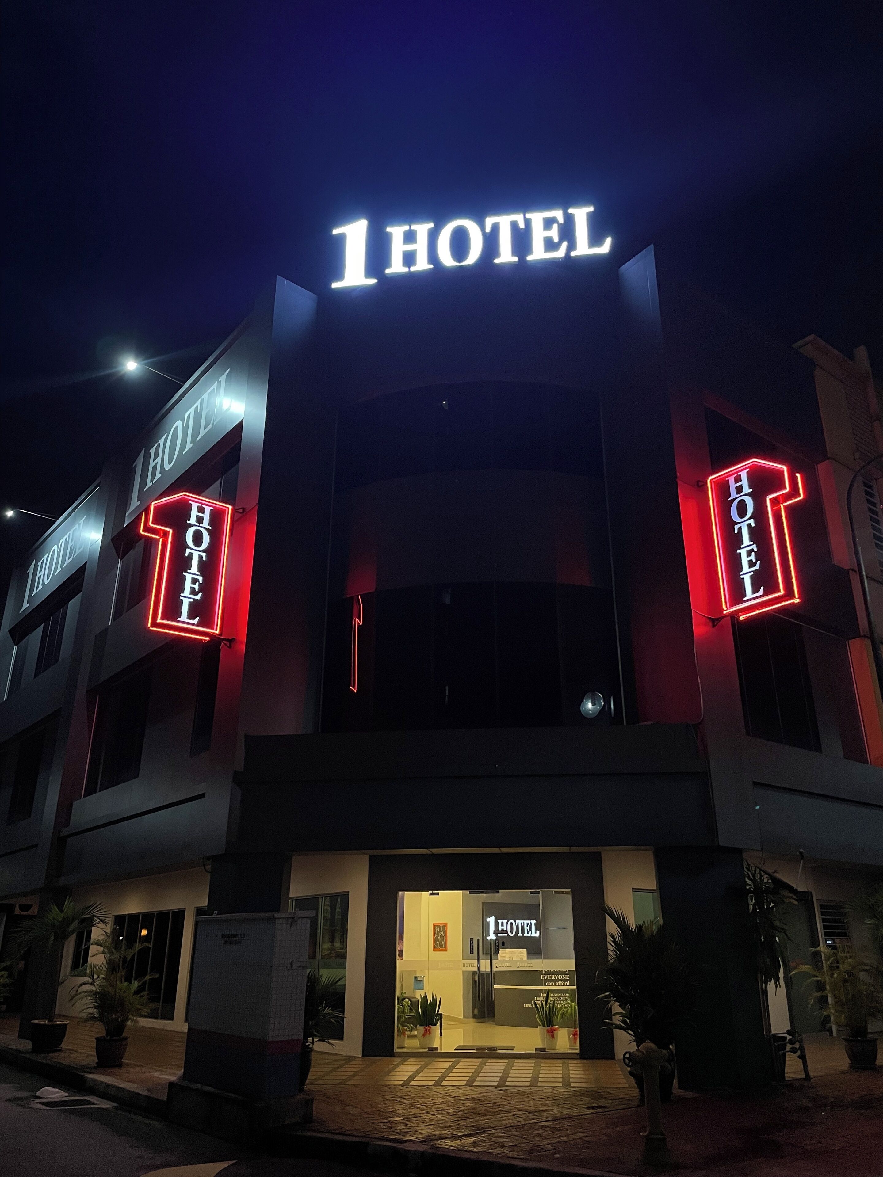 Foto - 1 Hotel Kuchai Lama