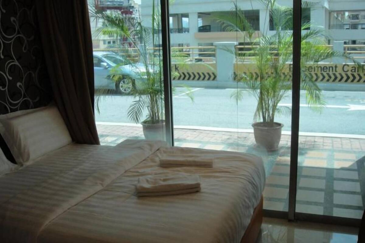 Desk, iron/ironing board, free WiFi, bed sheets