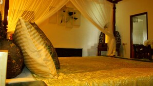 ห้องลักซ์ชัวรี่ | มินิบาร์, ตู้นิรภัยในห้องพัก, เตียงเสริม/เปล, Wi-Fi ฟรี