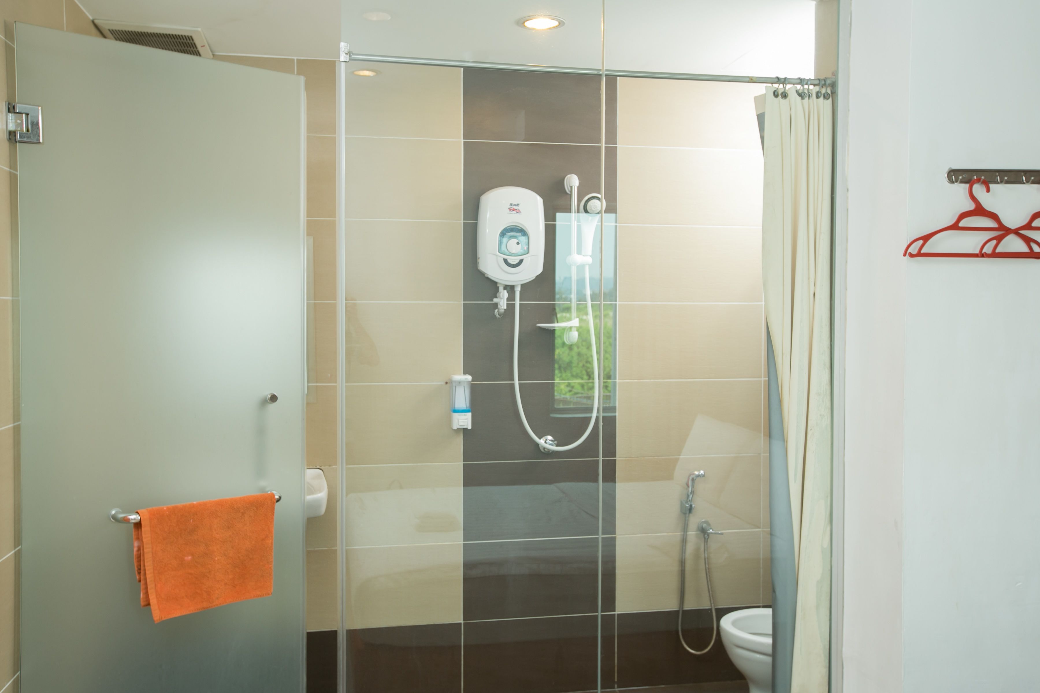 Shower, towels