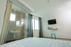 Fer et planche à repasser, Wi-Fi gratuit, draps fournis