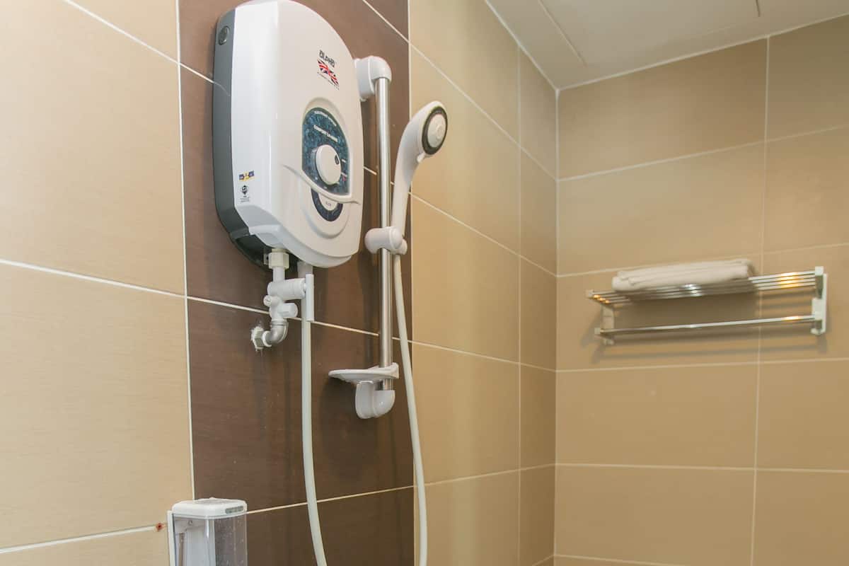 Deluxe Oda, 2 Yatak Odası | Banyo | Duş, havlu