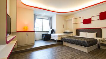 Deluxe Triple Room, Non Smoking | In-room safe, blackout drapes, soundproofing, free WiFi