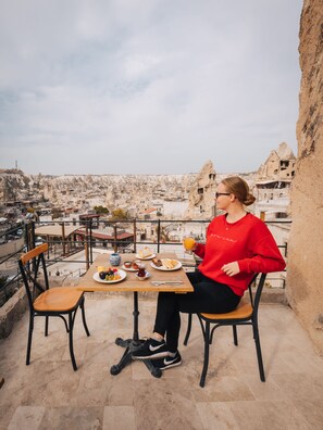 Free daily full breakfast  - Artemis Cave Suites - Adults Only (Nevsehir)