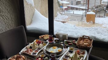 含每日全套早餐