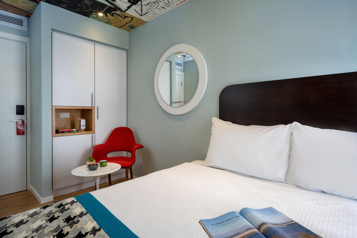 Single Room | Peti besi dalam bilik, meja, langsir/tirai gelap terus, Wi-fi percuma