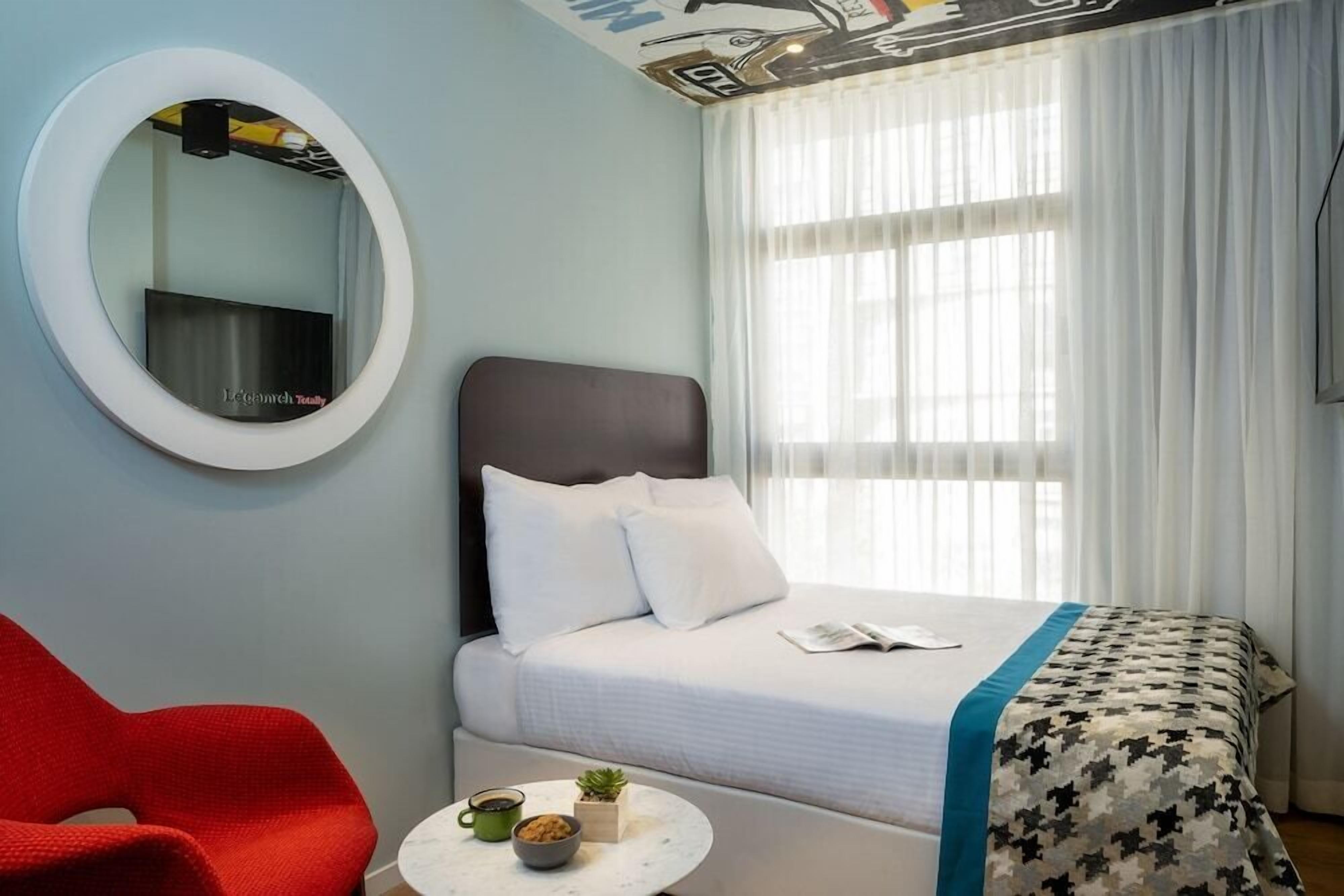 In-room safe, desk, blackout curtains, free WiFi