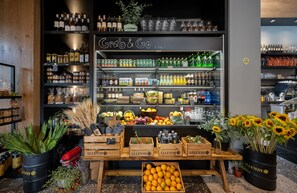 Breakfast area - Hotel 75 by Prima Hotels (Tel Aviv)