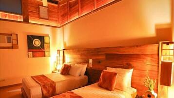 Ocean View | Minibar, in-room safe, desk, soundproofing