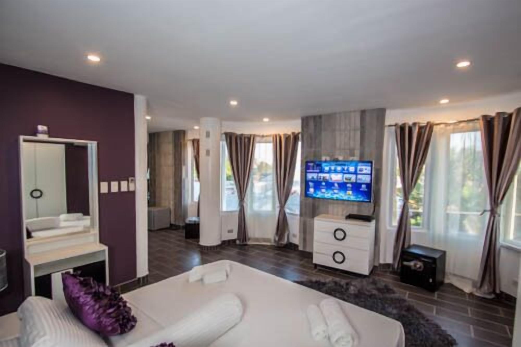 Rom – royal (Purple Stone) | Safe på rommet, skrivebord og blendingsgardiner