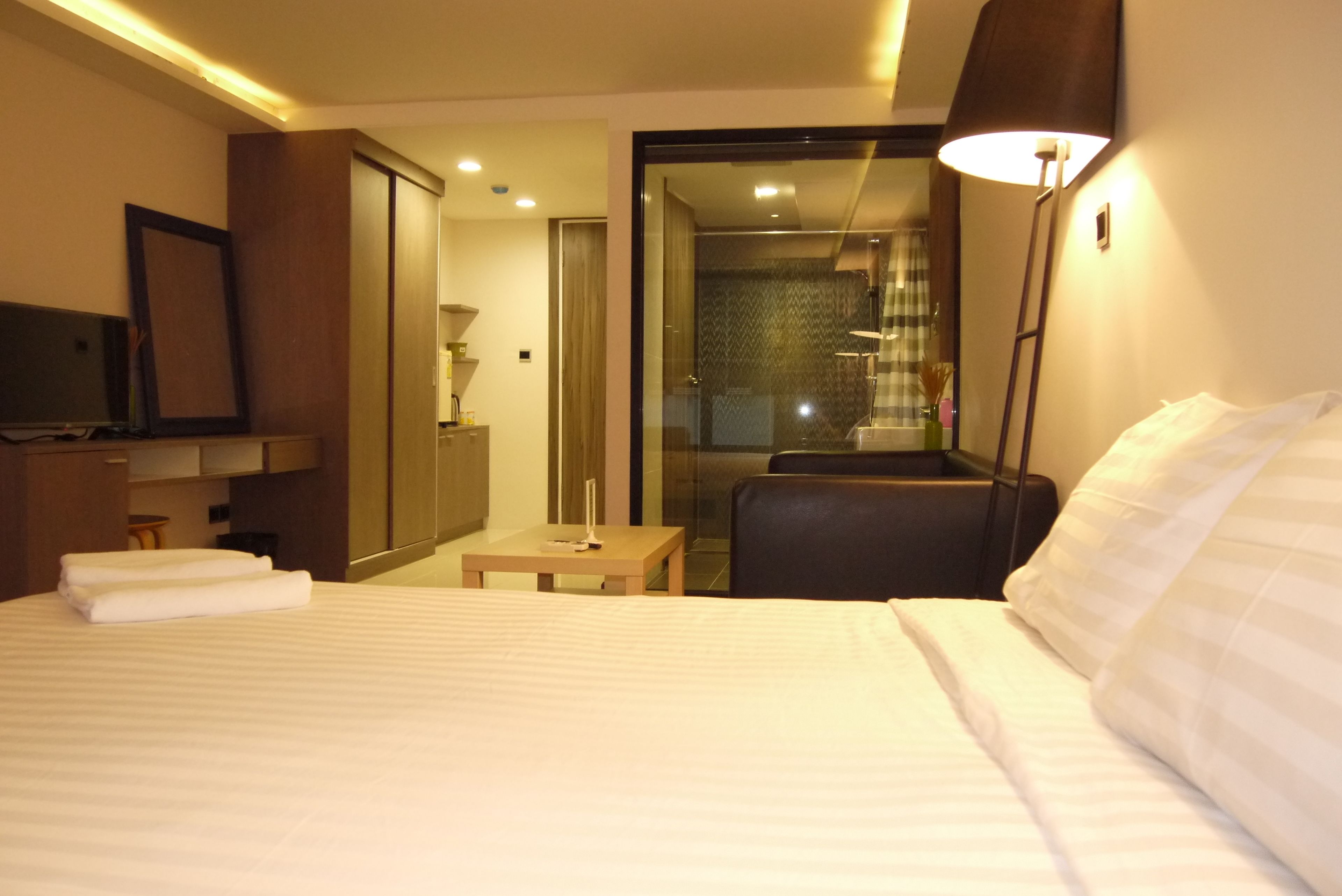Premium Studio | Desk, free WiFi, bed sheets