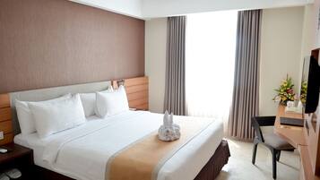 Superior Room, Non Smoking, City View | Premium bedding, in-room safe, desk, blackout drapes