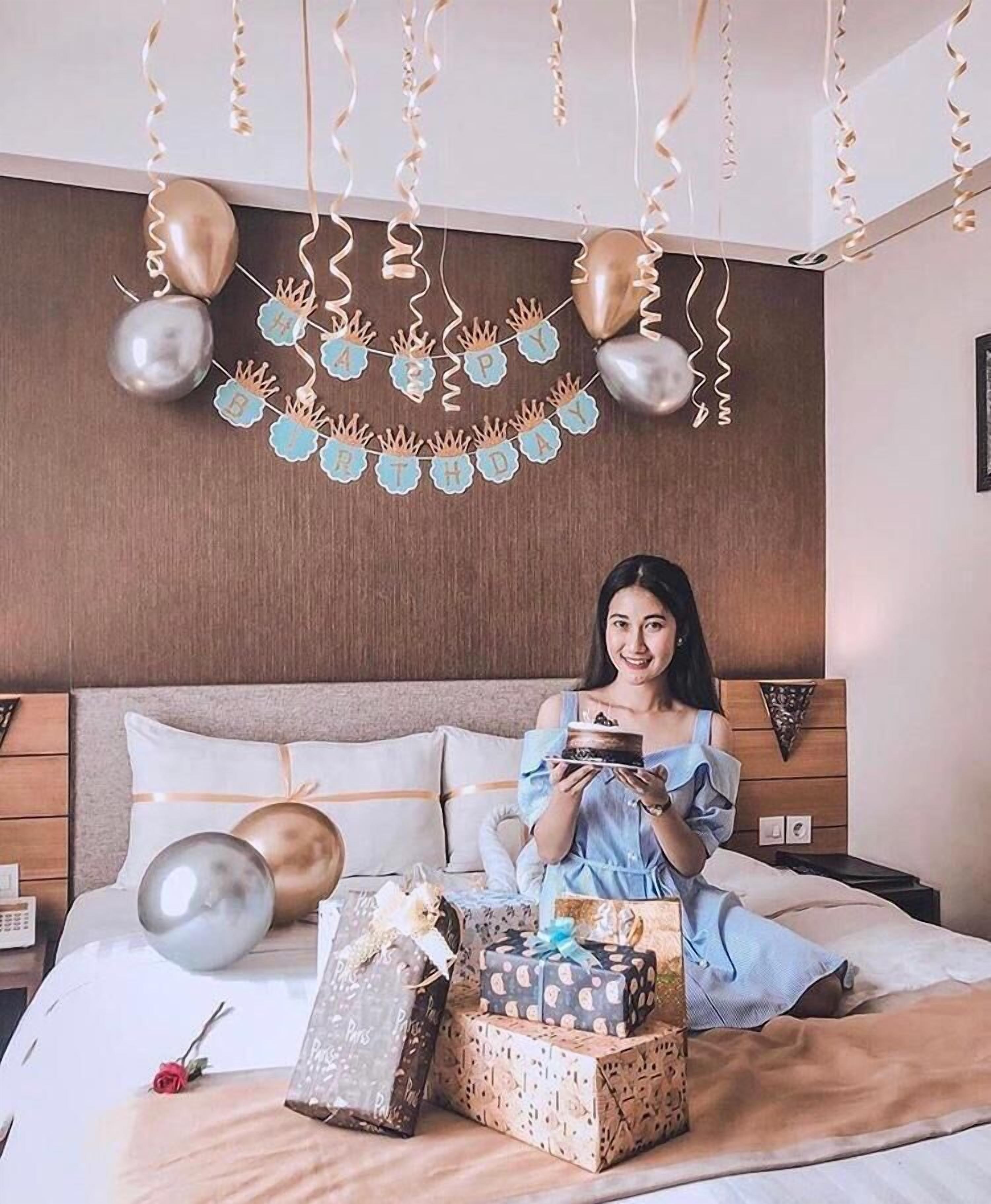 Luxe beddengoed, een kluis op de kamer, een bureau