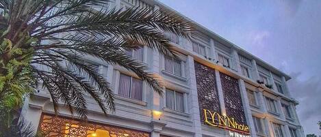 Front of property - evening/night