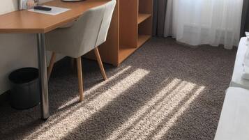 Minibar, in-room safe, desk, iron/ironing board