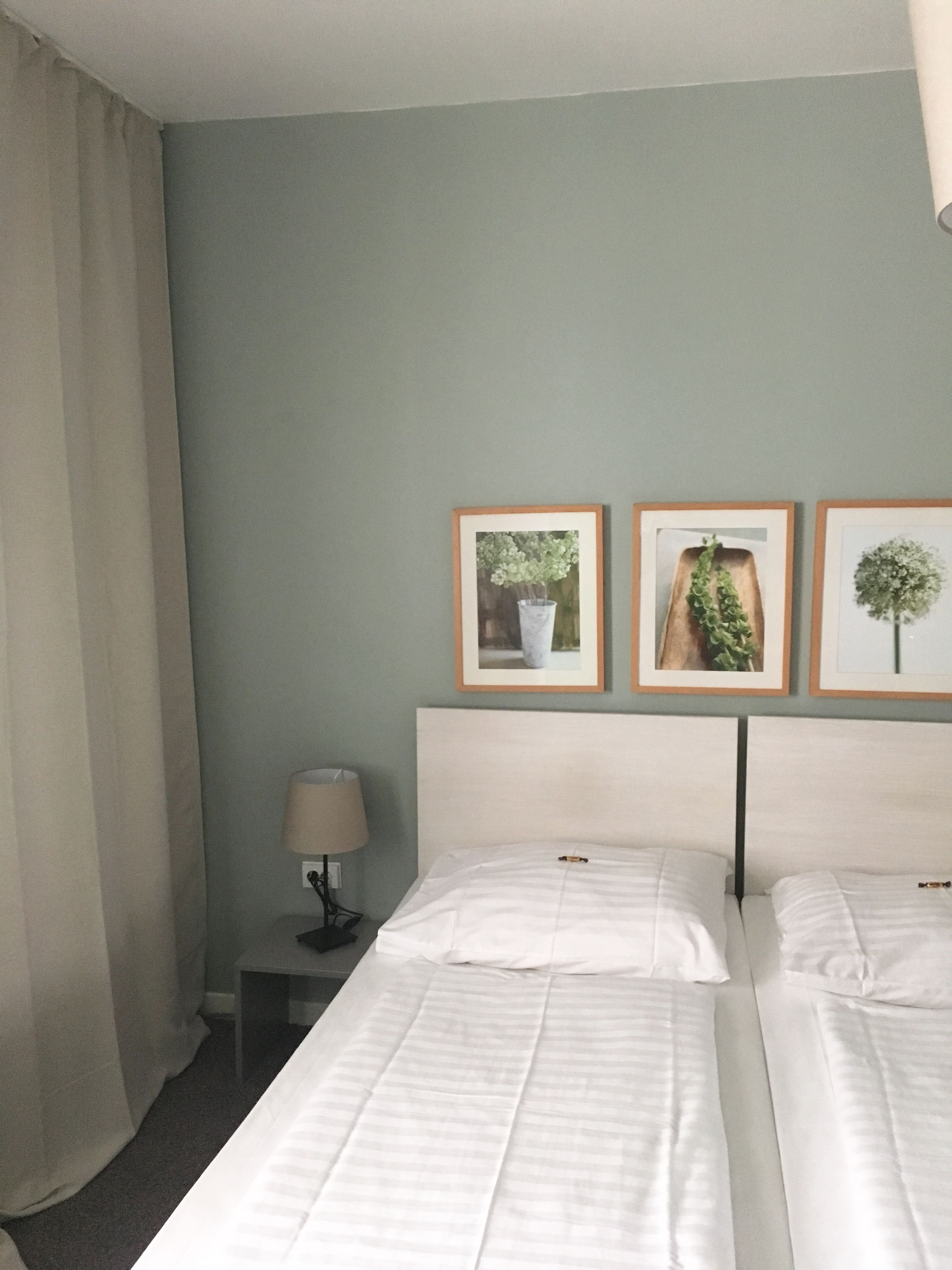 double room | minibar, in-room safe, desk, iron/ironing board