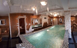 Suite Présidentielle, piscine privée (Sauna and Room Service free of charge) | Coin séjour