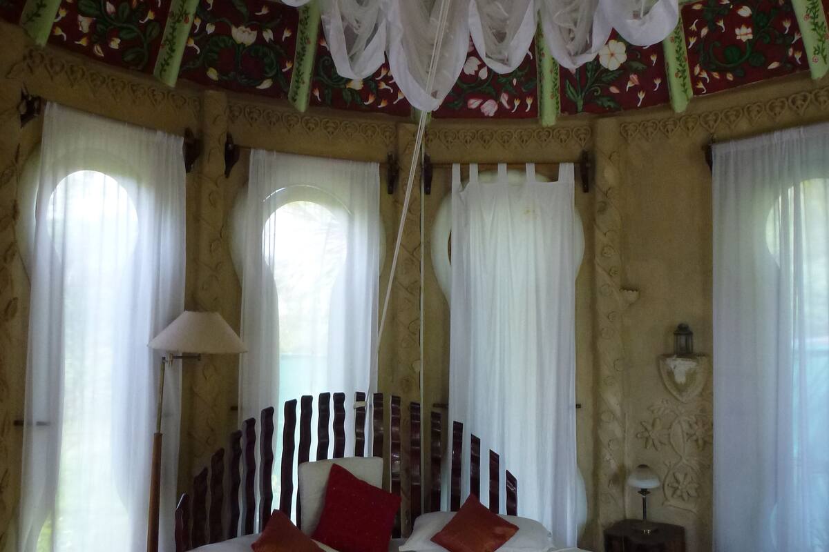 Luxury Cottage, 1 King Bed | In-room safe, desk