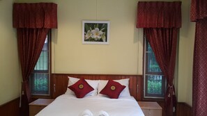 Eenvoudig huis, uitzicht op tuin | Kameruitzicht