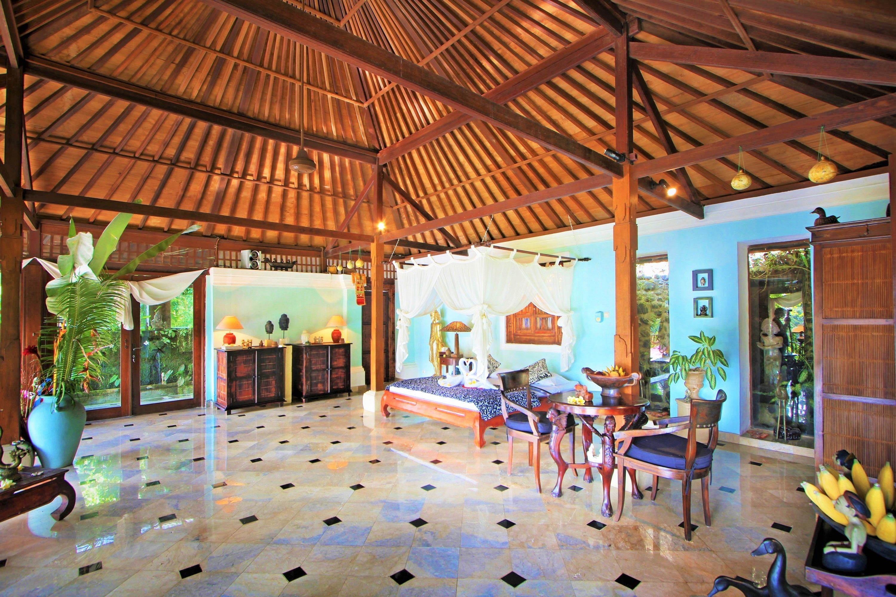 Free minibar items, in-room safe, individually furnished, desk