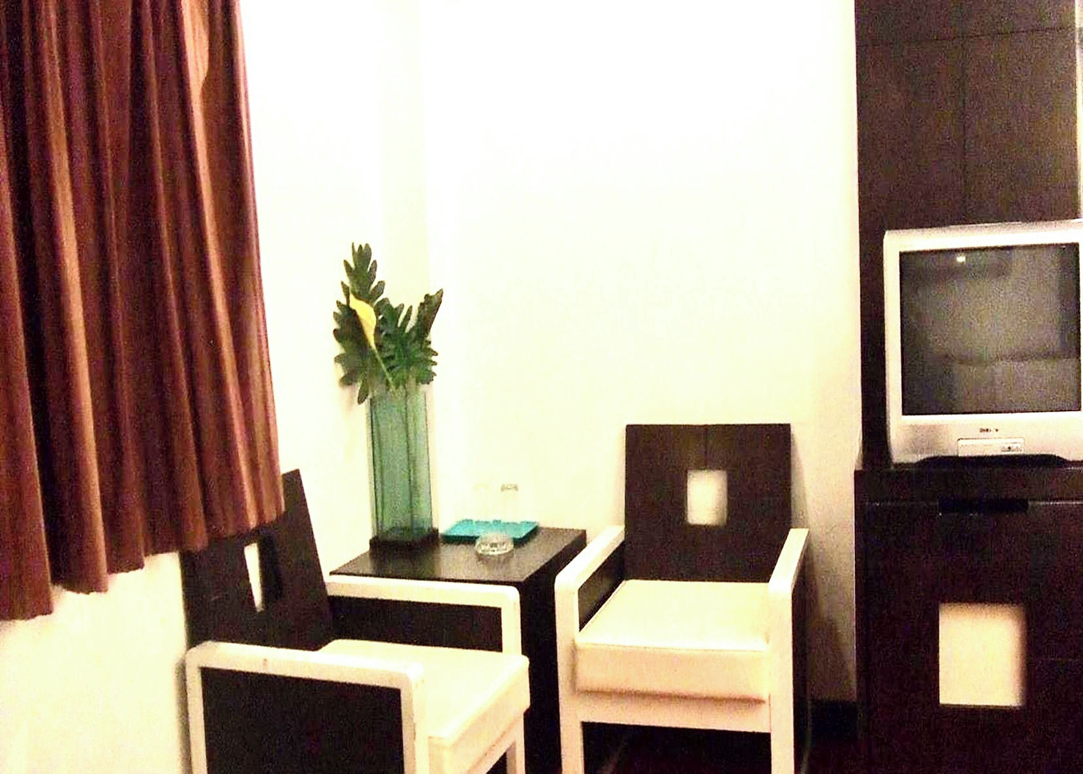 ห้องดีลักซ์ทวิน | โต๊ะทำงาน, ผ้าปูที่นอน, ทางสำหรับรถเข็น