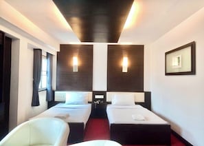 Superior Twin Room - Phuluang Hotel (Mueang Loei)