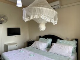 Desk, blackout drapes, free WiFi, bed sheets