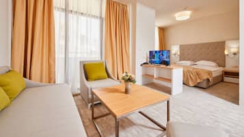 1 bedroom, minibar, in-room safe, desk