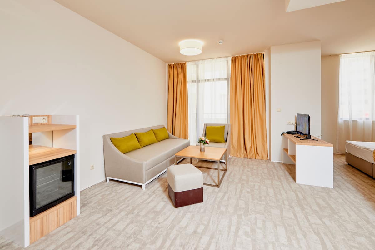 1 bedroom, minibar, in-room safe, desk