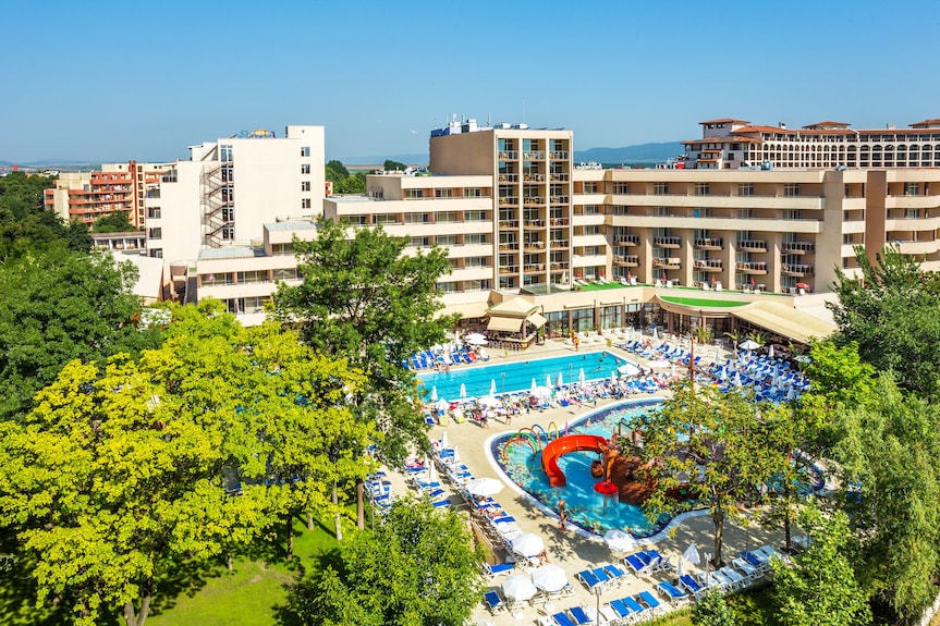 Bibione’s Beachfront Bliss: A Guide to the Best Luxury Family Resorts