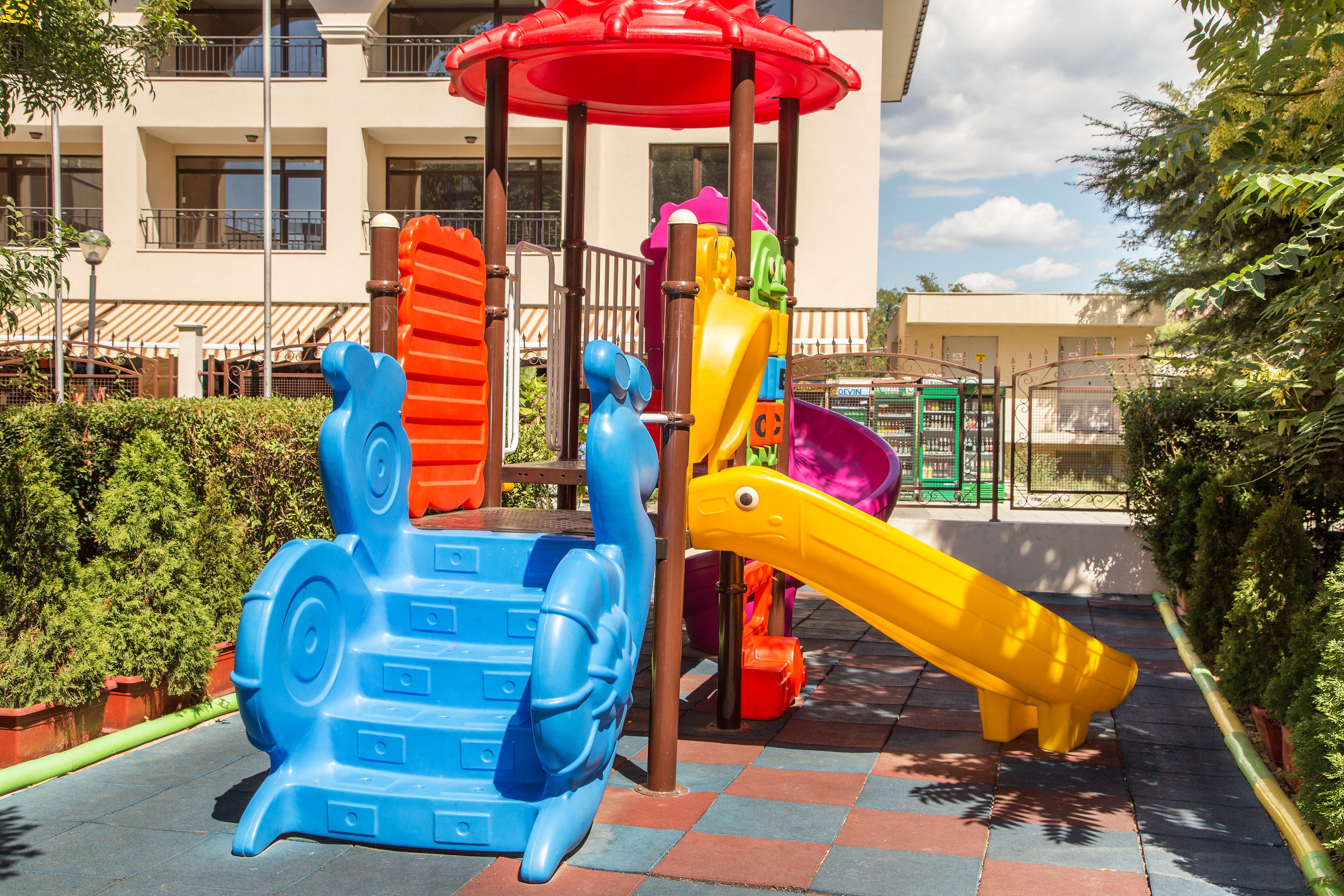 children’s play area – outdoor