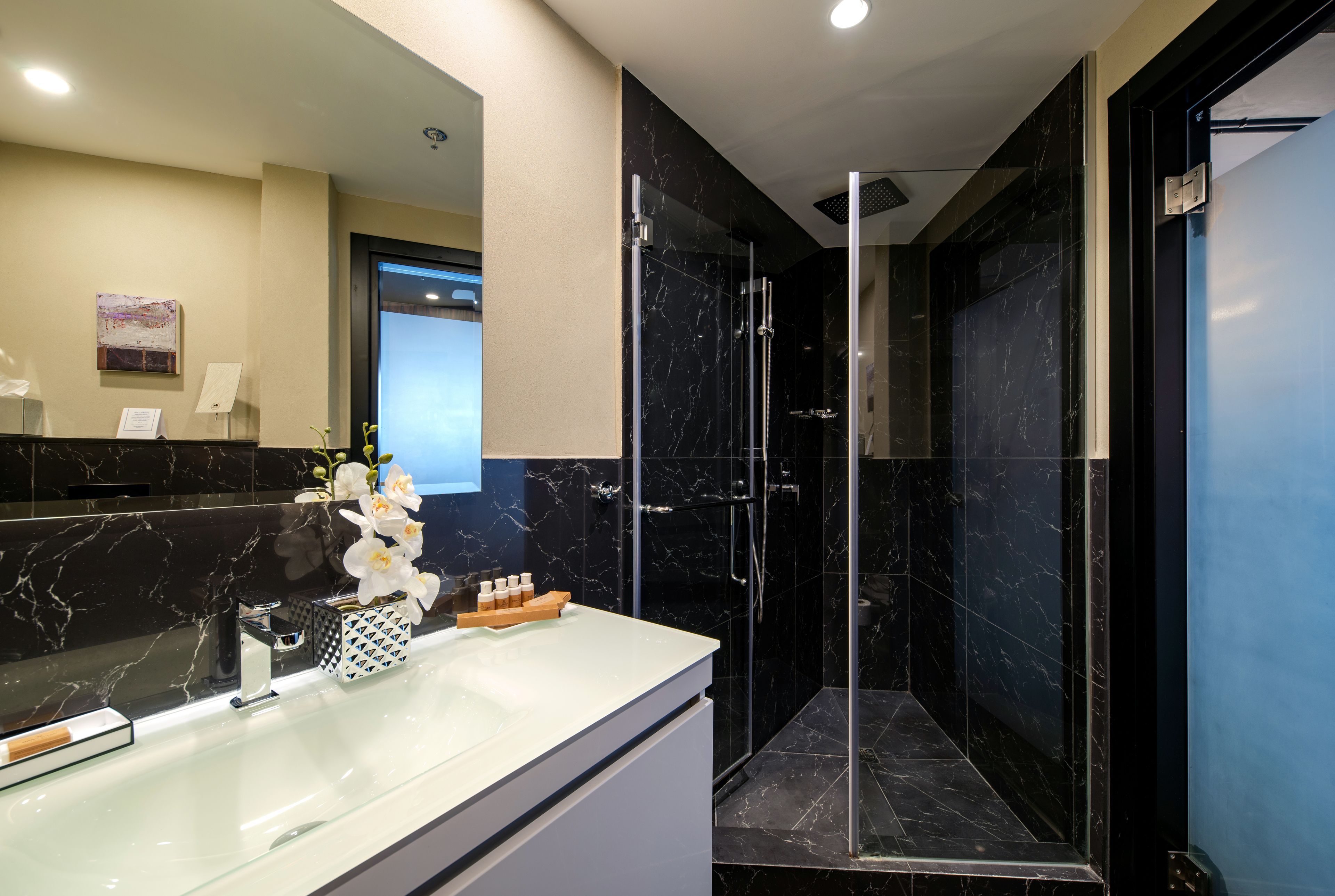 suite, 1 bedroom, terrace (park) | 1 bedroom, minibar, in-room safe, desk