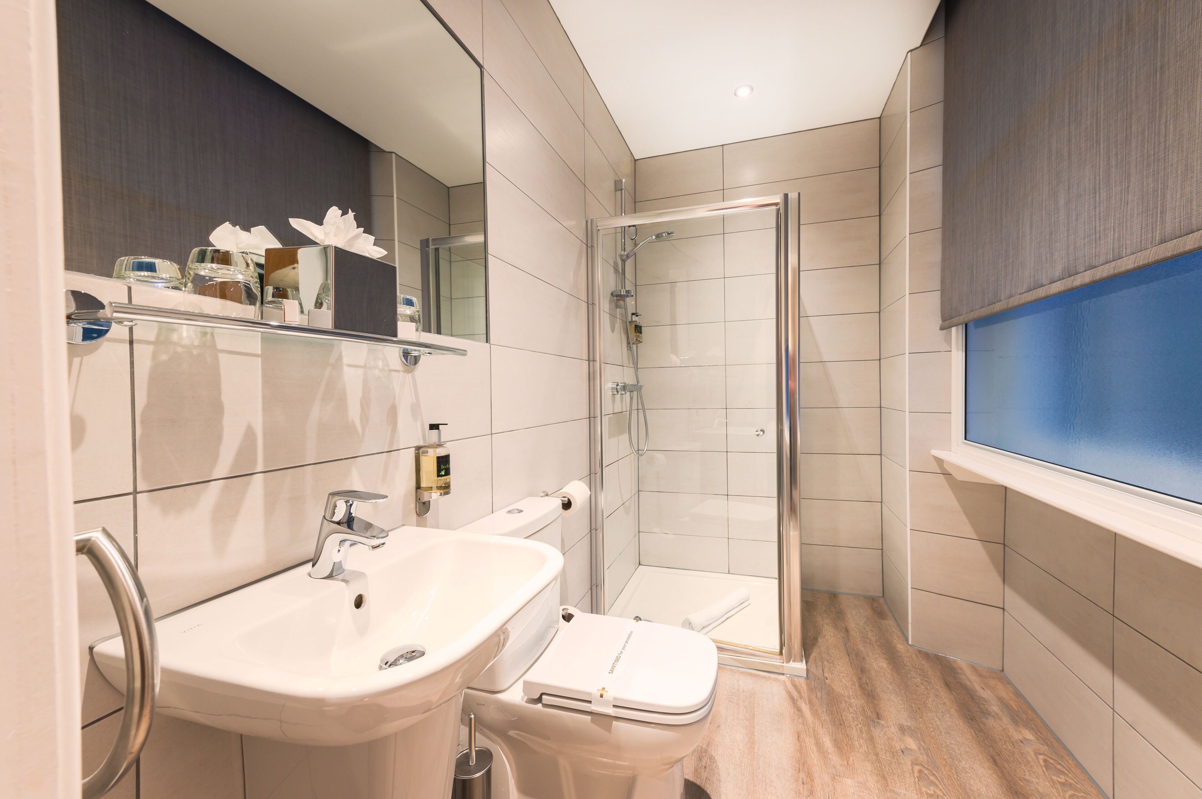 Business Studio, Non Smoking, Kitchen | Bathroom