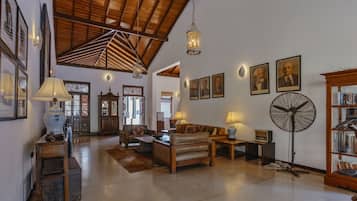 Kawasan tempat duduk lobi