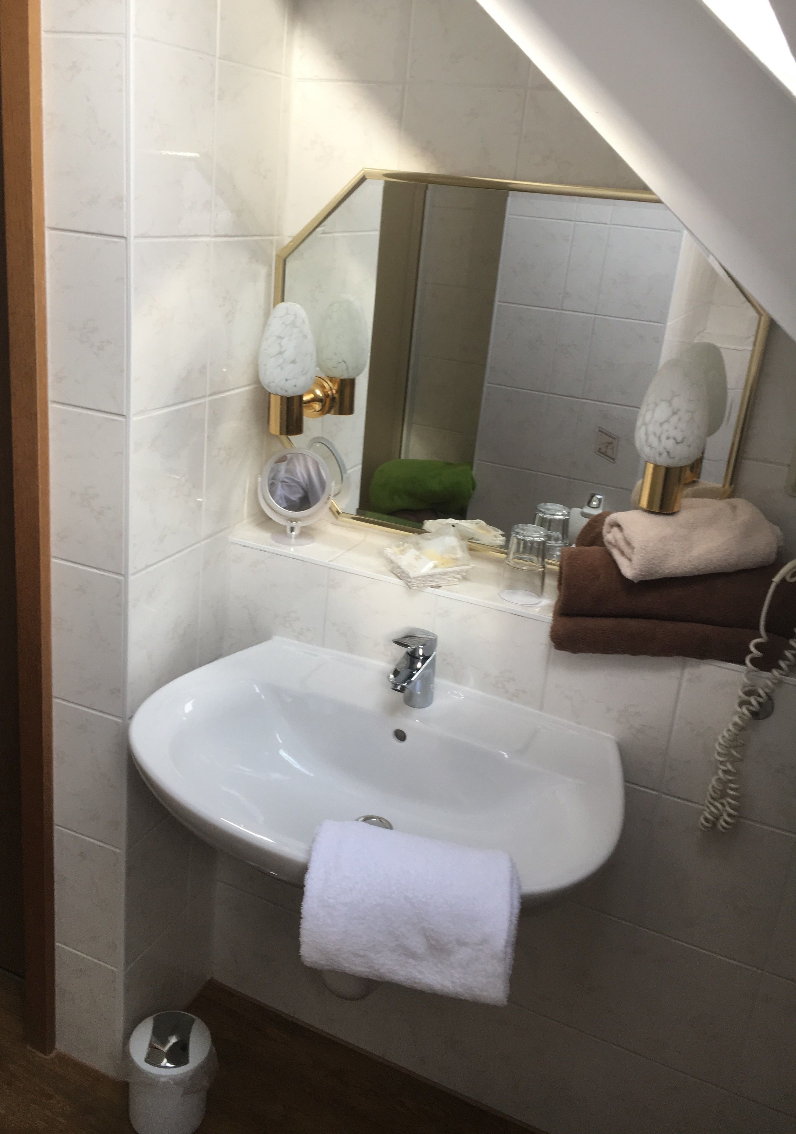 single room, non smoking | bathroom | shower, hair dryer, towels