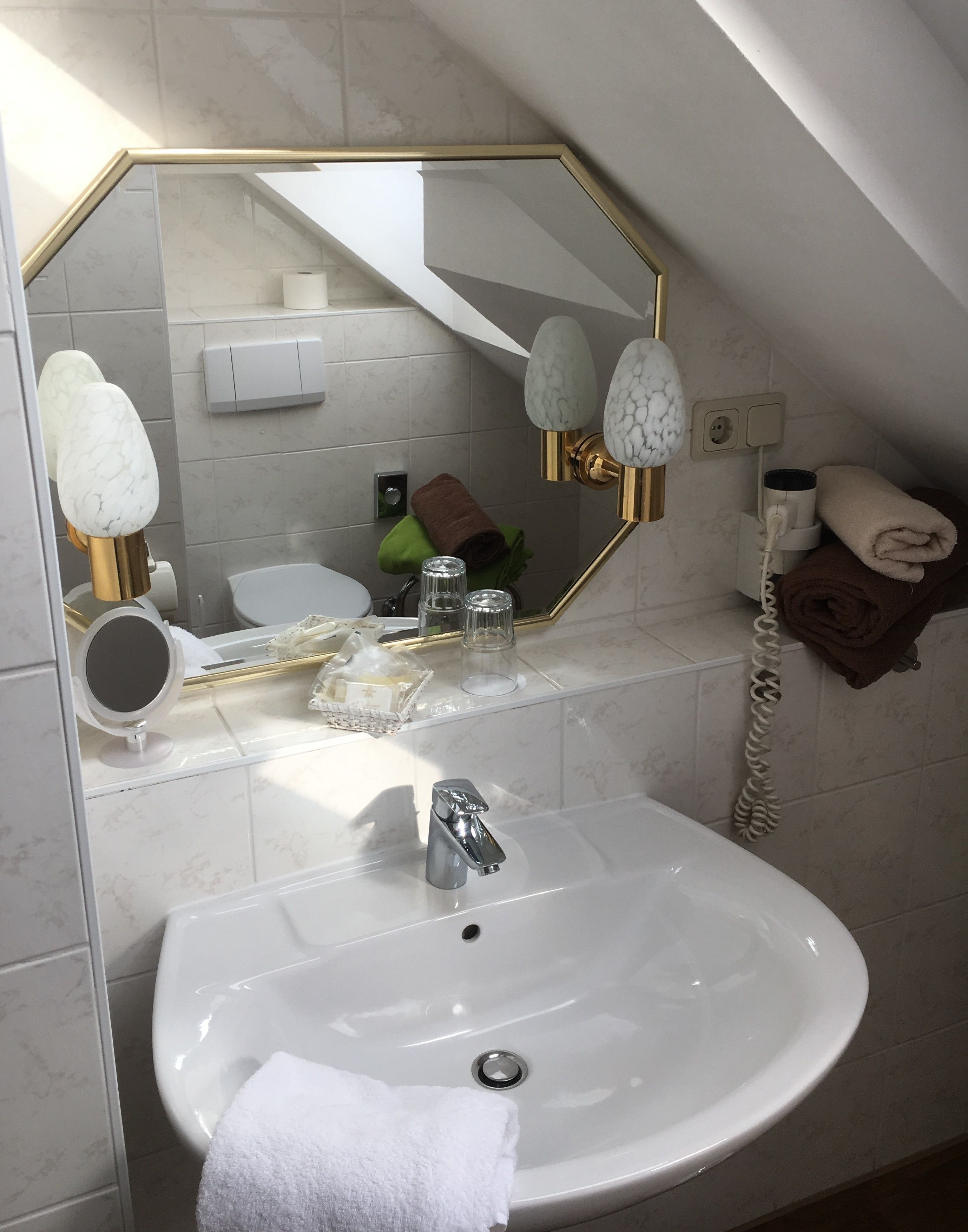 single room, non smoking | bathroom shower