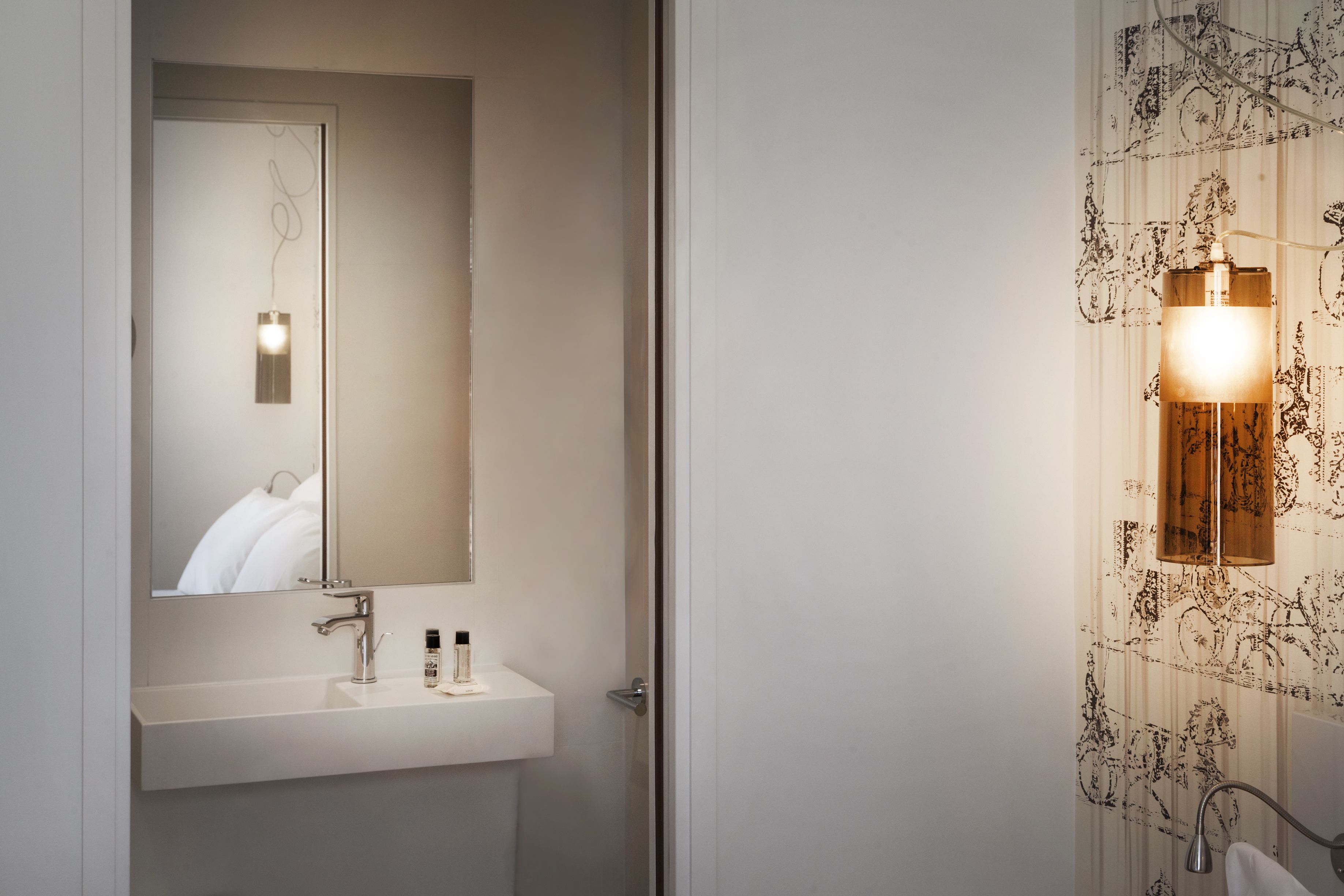 shower, rainfall showerhead, free toiletries, hair dryer